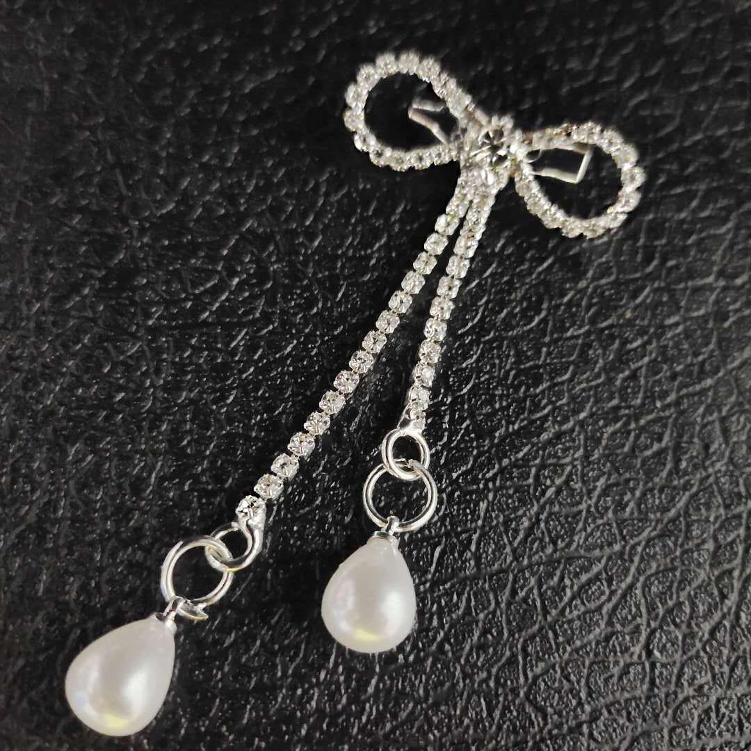 

Новое поступление Женские блестящие бутик Броши-значки с кристаллами и длинной кисточкой в форме сердца Роскошные классические булавки для платья для вечеринки и банкета