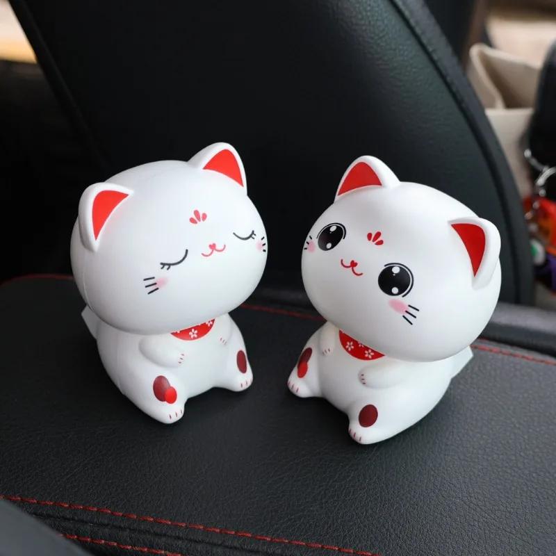 Solar Powered Cute Nod Head Cat Wealth Waving Decoration Cute Swinging Nodding Ornaments for Car Desktop Decorations Gift Doll