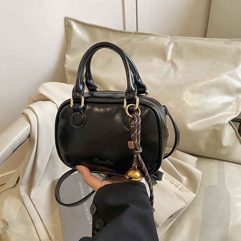 Small bag women's new matte retro messenger bag women's simple portable small square bag