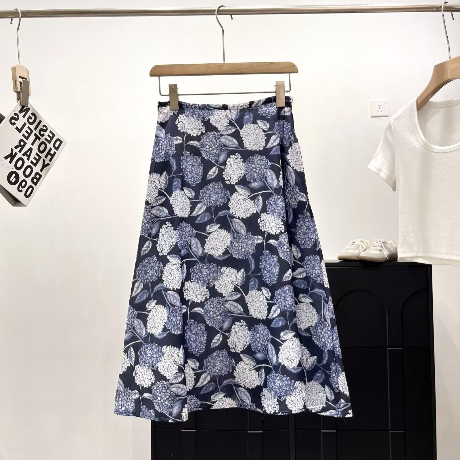 

Summer Women s Elegant A-line Midi Skirt with Fashion Print Medium