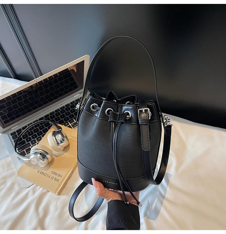 Small bag women's 2025 new versatile casual shoulder messenger bag Korean version ins fashion bucket bag