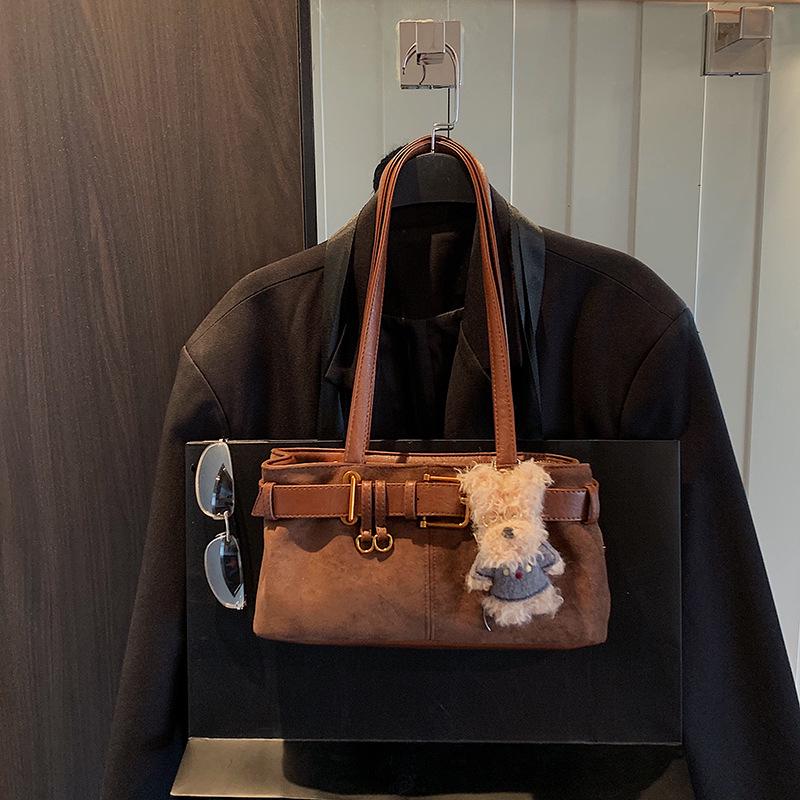 Korean Retro Suede Underarm Bag: Women's Versatile Autumn 2025 Shoulder Handbag for Casual or Work Commutes