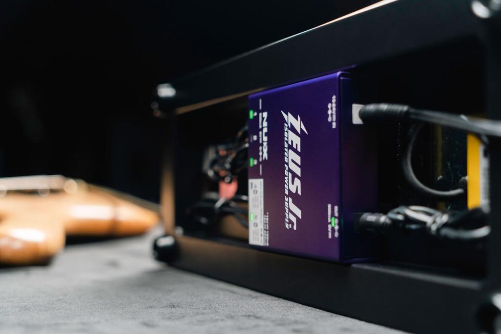 NUX Fully Isolated Power Supply 6 Ports Equipped with Variable Ports ZEUS 9/12/18V JR.