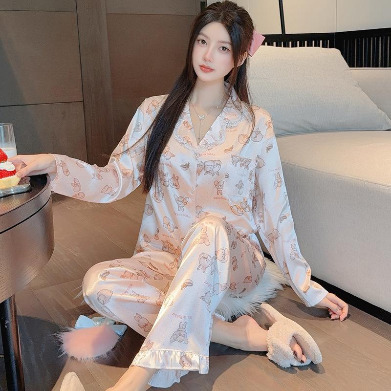 "Korean Ins-Style Imitation Silk Pajamas: Women's Long-Sleeve Cute Bear Dot Set"