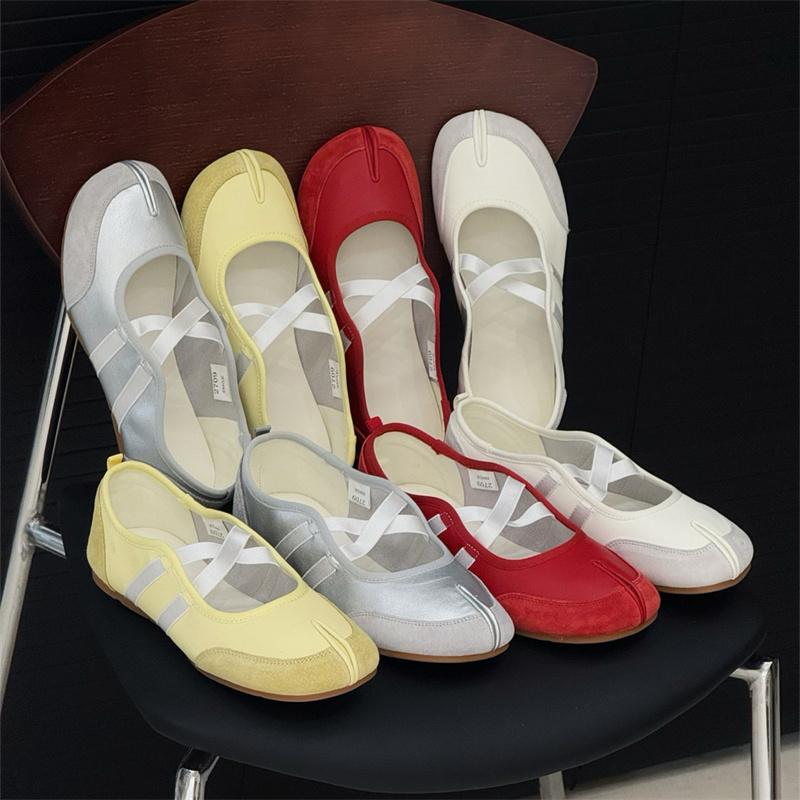 Fashion IPPEUM Tabi Sneakers Women Shoes Red Yellow 2025 New Fashion Split Toe Ballet Flats