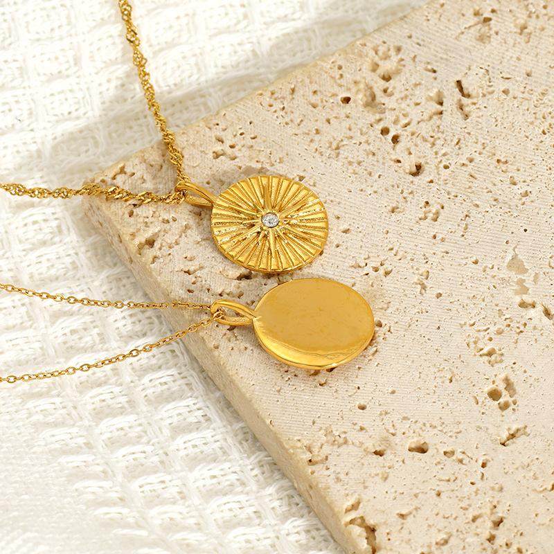 Beliebter Runder Markenanhänger Schmuck Damen Edelstahl Vergoldet Temperament Oktagramm Anhänger Halskette