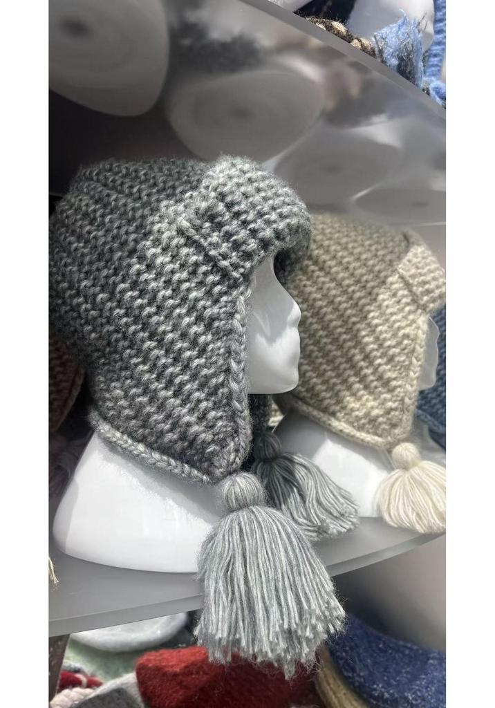 2025 Korean Style Knit Hat: Large Fit, Face Slimming, Warm Ear Protection, Solid Color, Autumn/Winter Fashion.