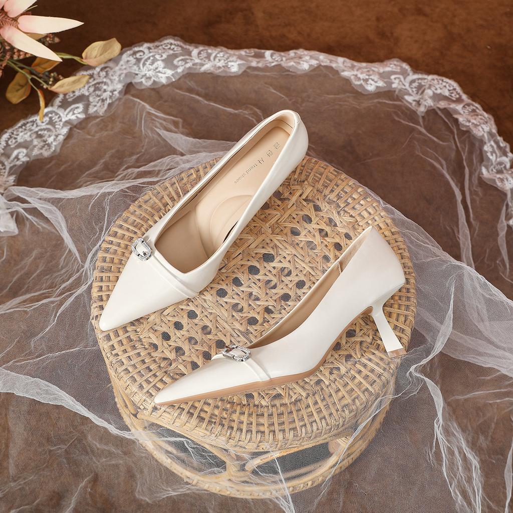 Spring rhinestone buckle one pedal super soft single shoes shallow mouth women, new white women pointed high heels are not tired