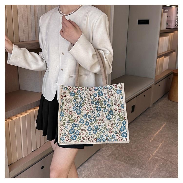2025 New Canvas Tote Bag Large Capacity Women's Korean Cotton and Linen Commuter Packaging Lunch Box Bag