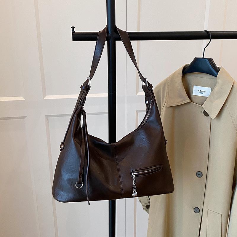 Niche Bag Women's Large Capacity Autumn New Retro Shoulder Armpit Bag Casual Commuter Small Square Bag