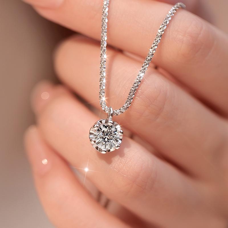 Summer 2024 Women's Clavicle Chain: Elegant Imitation Moissanite Necklace