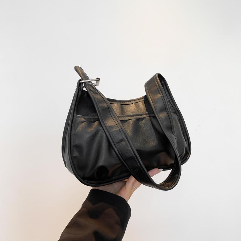 

Трендовая корейская сумка кроссбоди с широким ремнем в шикарных черном, белом и коричневом цветах чёрный