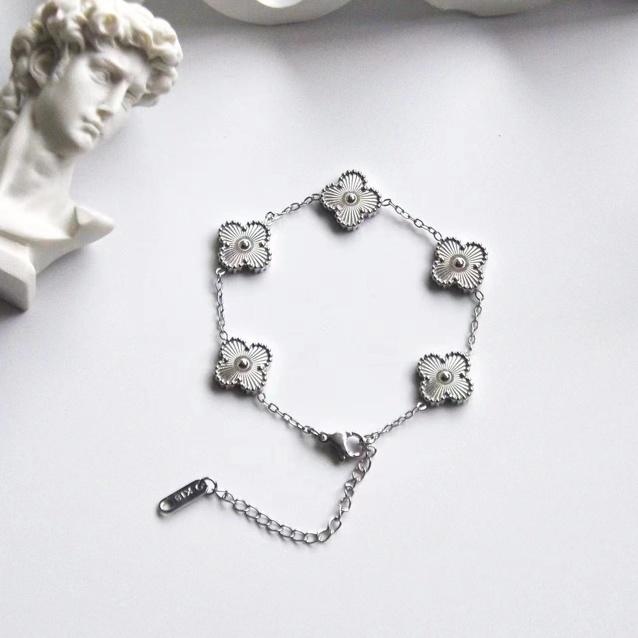 

Браслет Четырехлистный клевер 13 мм Женский простой браслет Пять цветков из перламутра Браслет Счастливый цветок