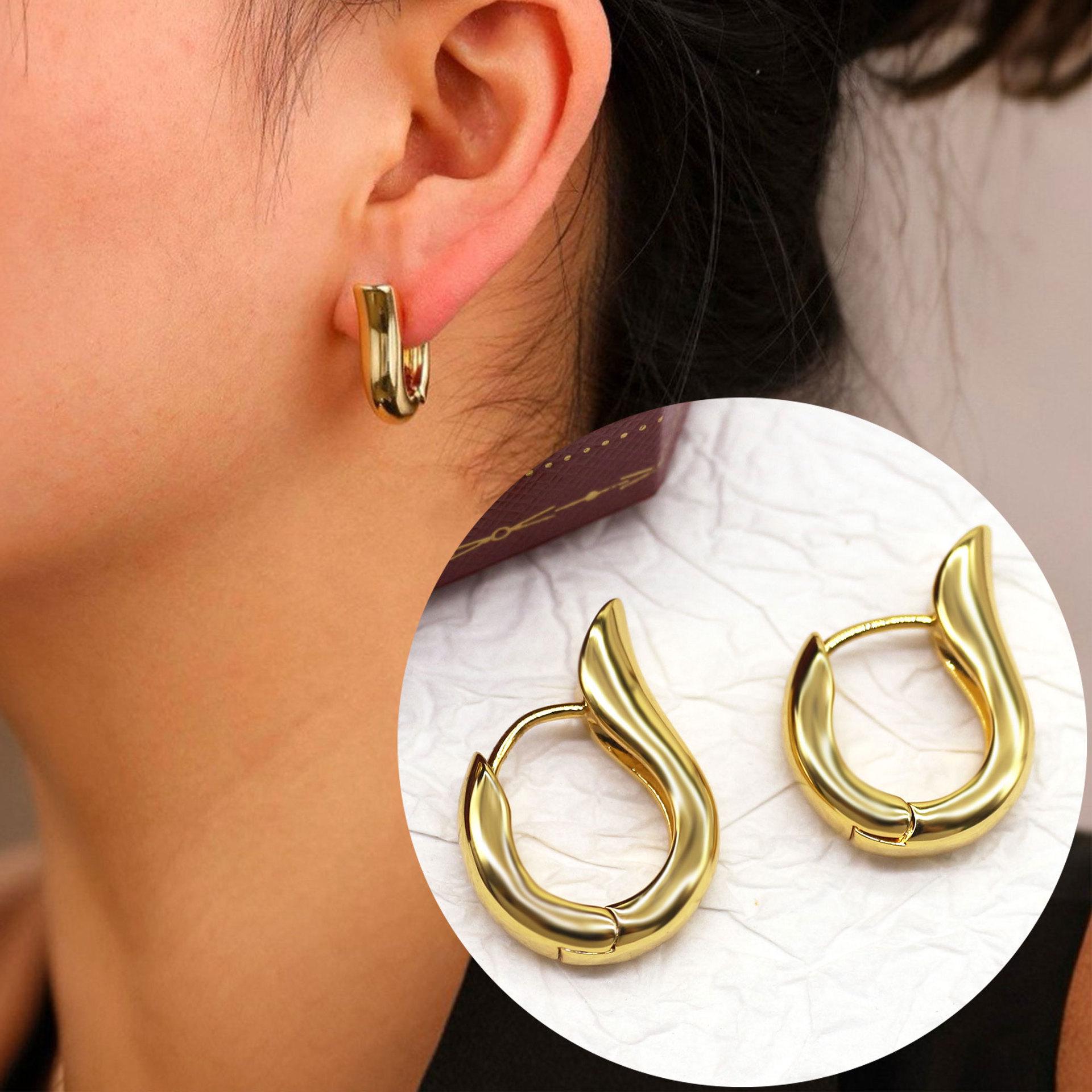 Exquisite Irregular Geometric Niche Earrings for Women - High-End, Versatile Ear Studs XDE-2613103