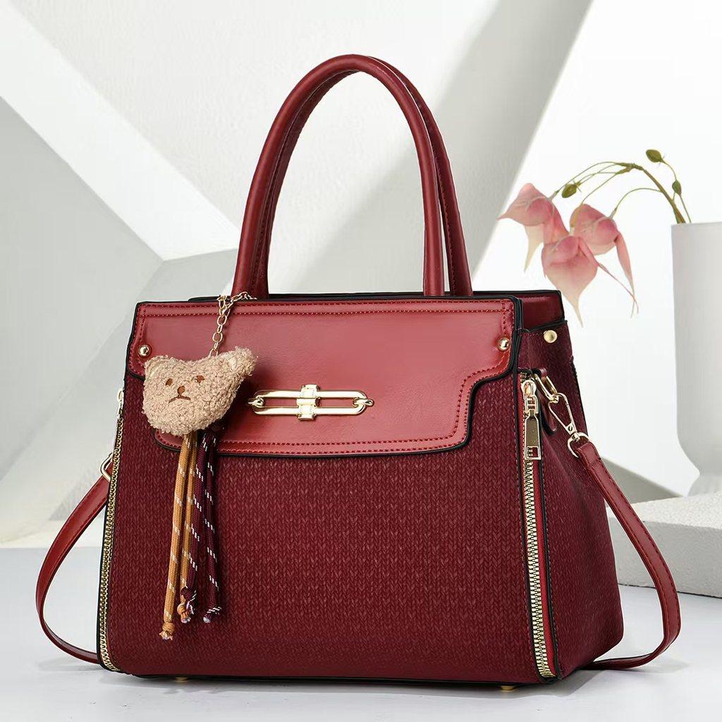 Womens Fashion Shoulder Bag With Details And Mobile Pocket For Casual Outings
