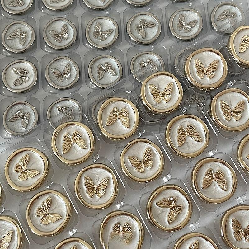 Retro-Stil Schmetterling Metallknöpfe Silbernes Pulver Runde Knöpfe Anzugjacke Oberteil Wollmantel Formelle Knöpfe