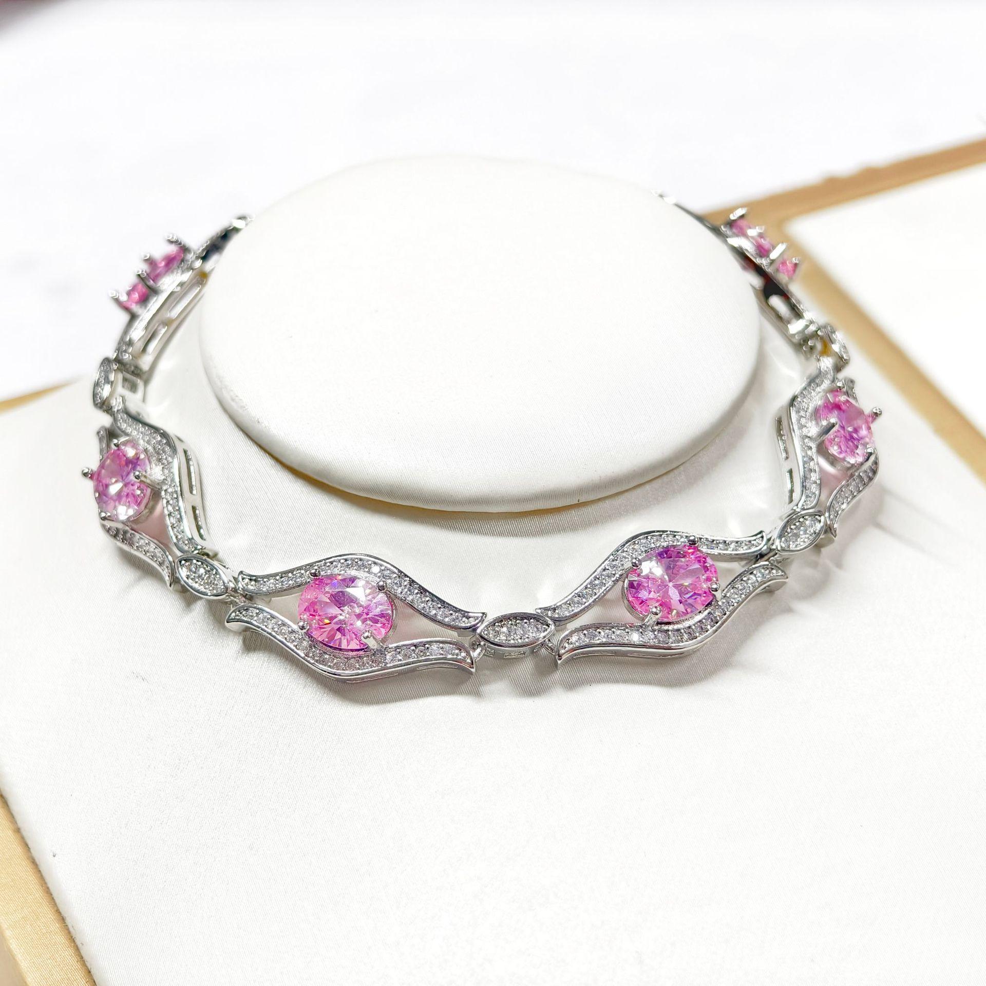 Gesi En Jewelry Retro Light Luxury Hand Jewelry with Simulated Colored Gemstones - Elegant Dubai, European, and American Women s Accessory.