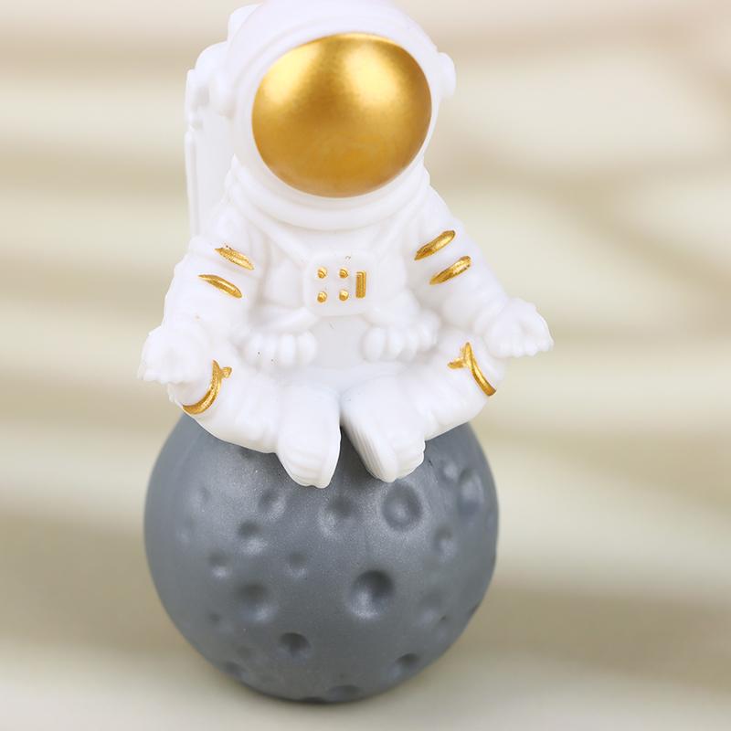 3/4Pcs Astronaut Figure Statue Figurine Spaceman Sculpture Educational Toy Desktop Home Decor Astronaut Model For Kids Gift