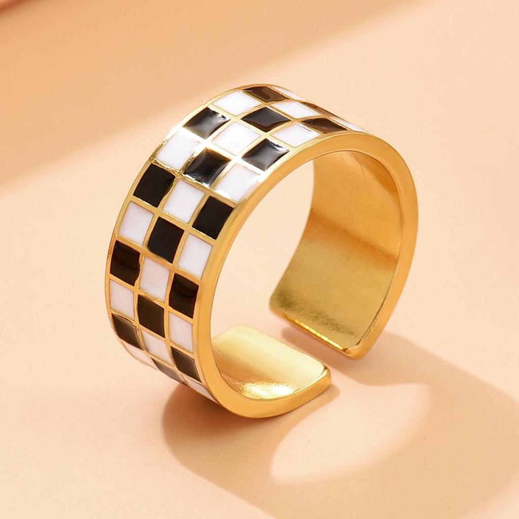 Women's Black & White Checkerboard Titanium Steel Enamel Ring - Simple, Cold Aesthetic