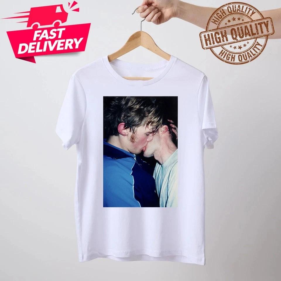

A Kissing Man Shirt Classic White Unisex S-5XL E1806 M