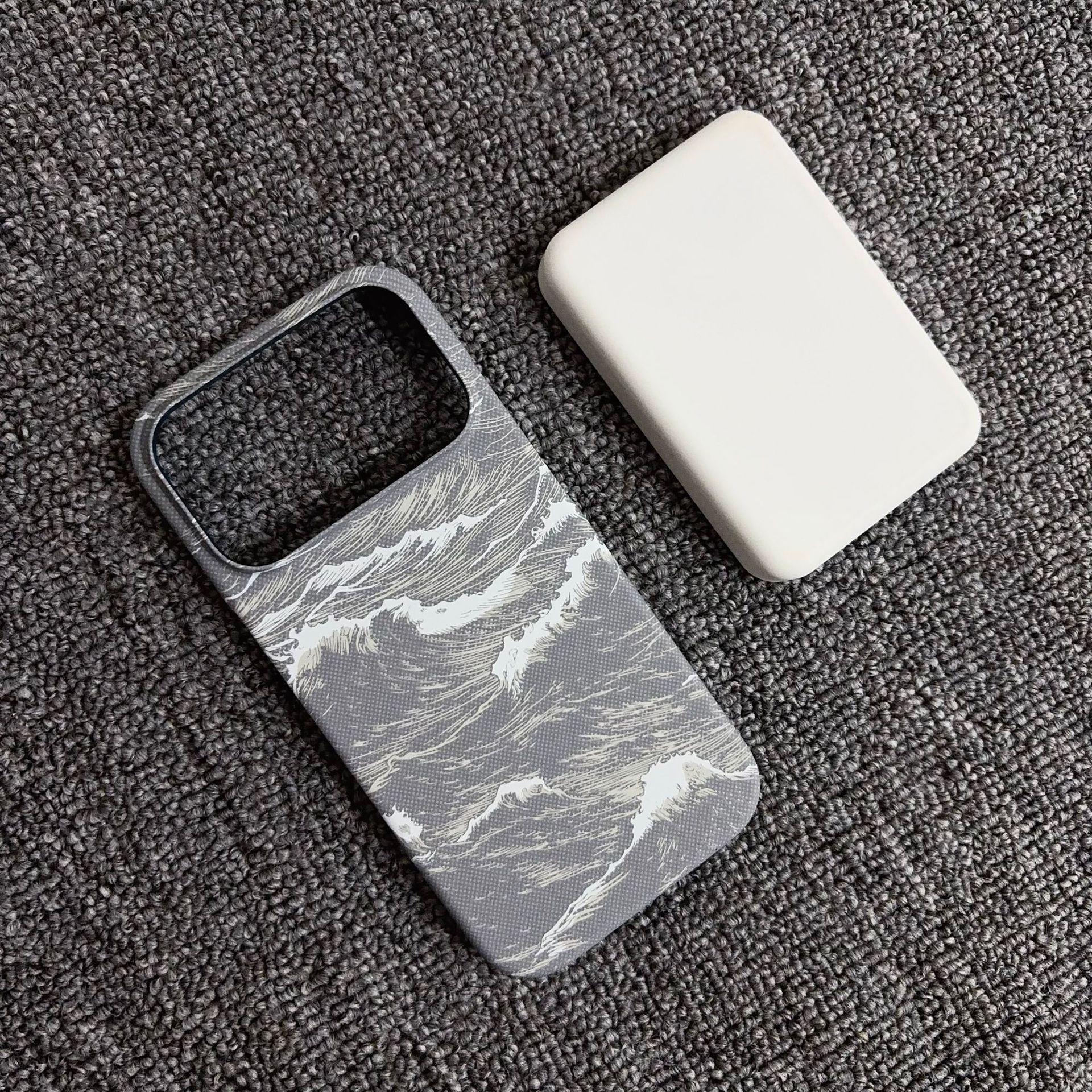 

Магнитный чехол с текстурой карбона из кевлара для iPhone 17 Pro Max - Ударопрочный, Полуобхватывающий дизайн 12 Pro серый