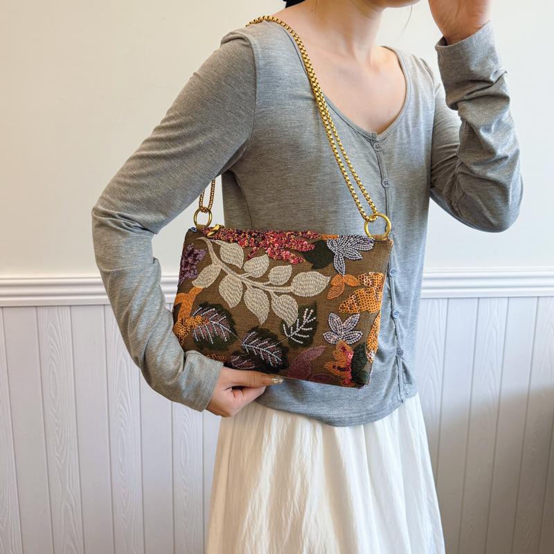 Women's bag 2025 new Chinese style literary flower retro foreign style versatile shoulder chain crossbody envelope bag
