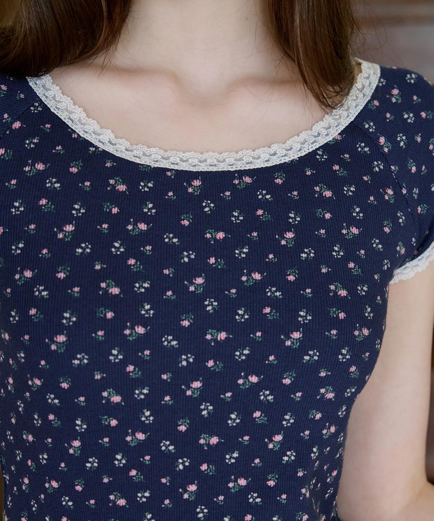 LETTER FROM MOON Marty Flower Lace T-Shirt (Navy)