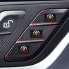 Car Styling 3D Epoxidové Samolepky na Dekoraci Palubní Desky Volantu Auta Pro Toyota Chr Corolla Yaris Rav4 E150 E120 Land Cruiser