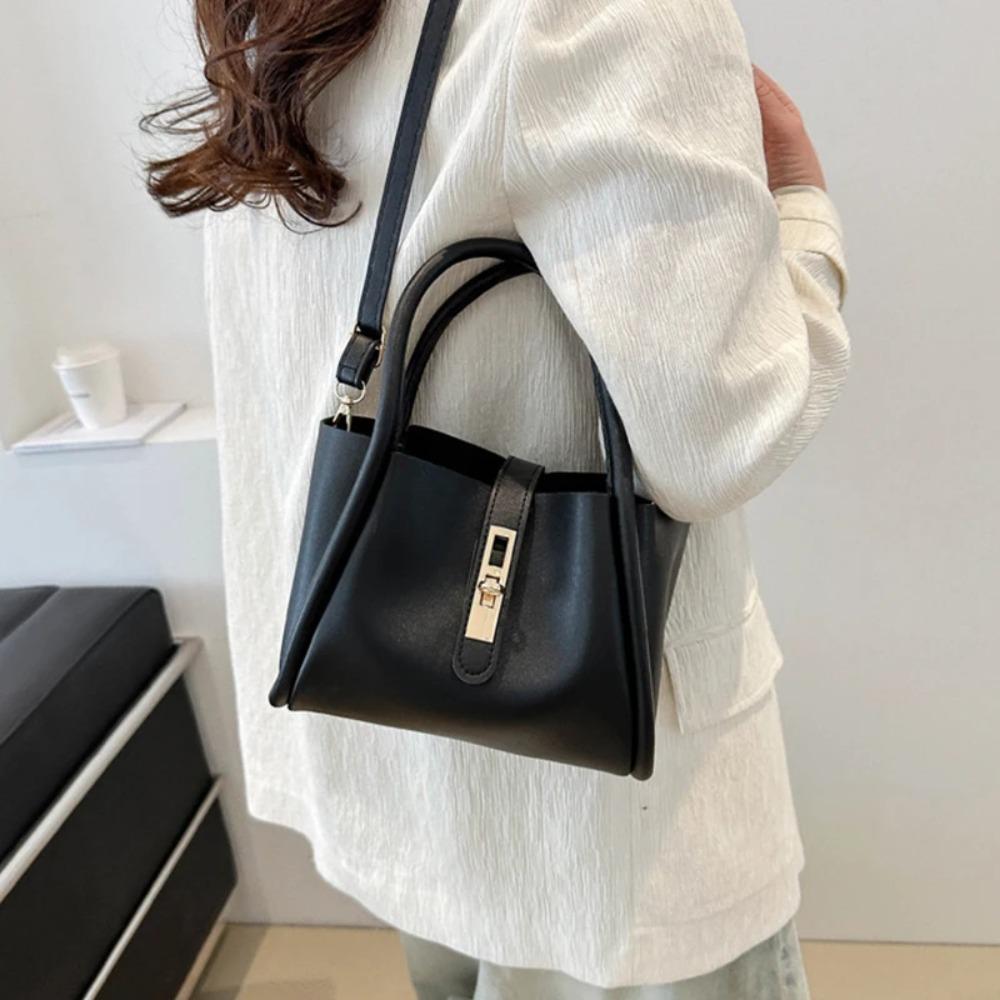 2026 Fashi Female Shoulder Handbag Niche Design Senior Sense Crossbody Bucket Bag Vegetable Basket Style Luxury Bags