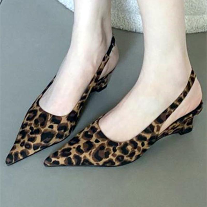 Fashion Pointed Toe Leopard Women Sandal 2025 Summer New Fashion Slope Heel Hollow Luxury Woman Shoes Banquet Fashion Sexy Slide Sandal