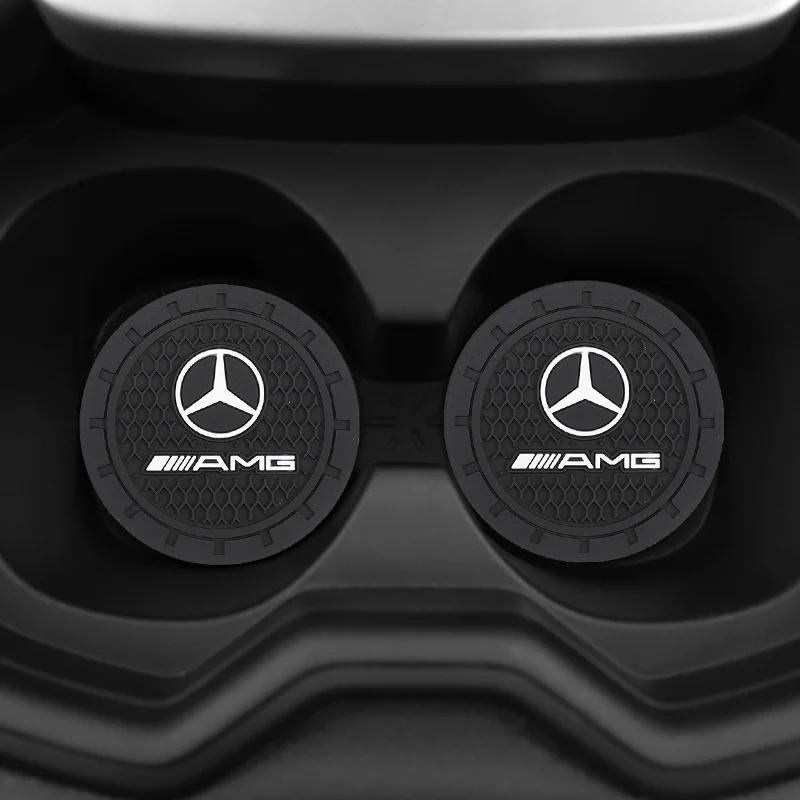 2025 Heiß 2 Stück Auto-Getränkeuntersetzer PVC-Logo Wasserbecher-Pad Anti-Rutsch-Matte für Mercedes Benz AMG GLE GLS CLS GLC CLA GLA GLK ML C197 R231 W1