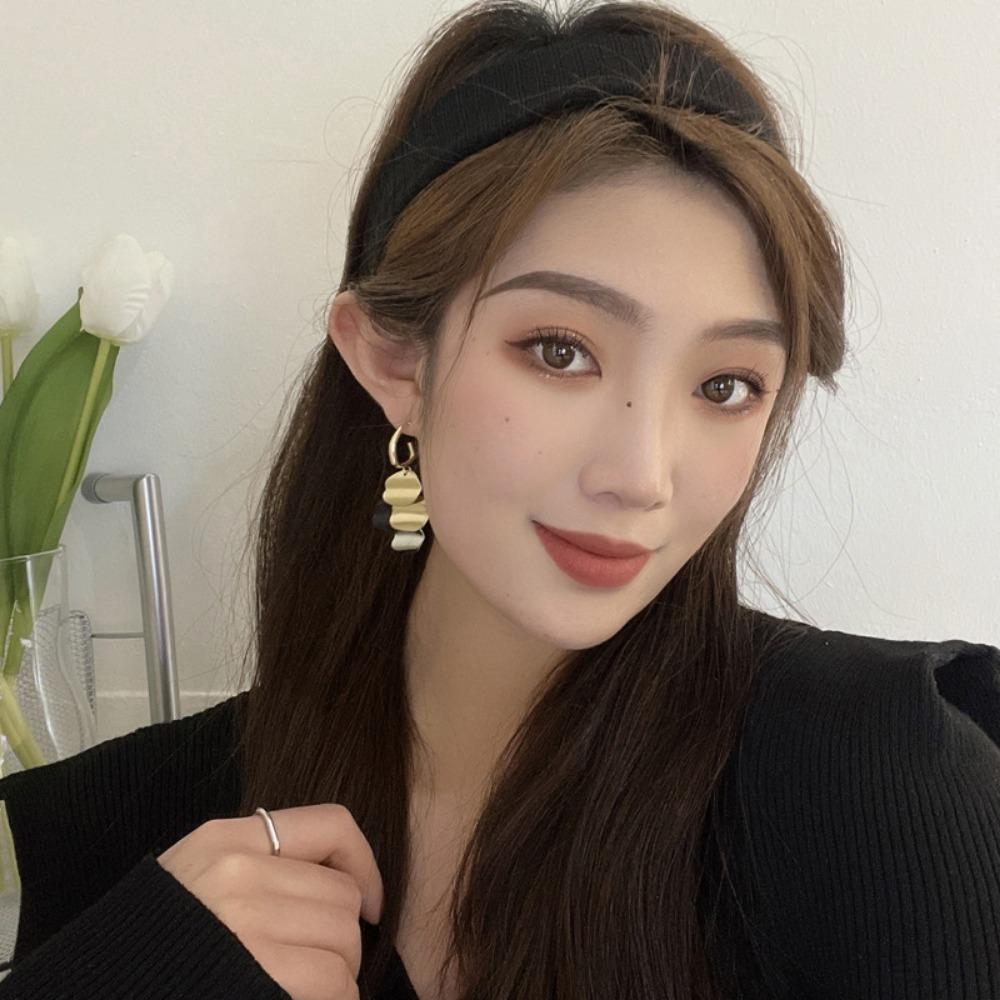 Silver Needle Retro Hong Kong Style Contrasting Color Disc Fringed Earrings Style Temperament Long Stud Earrings Women