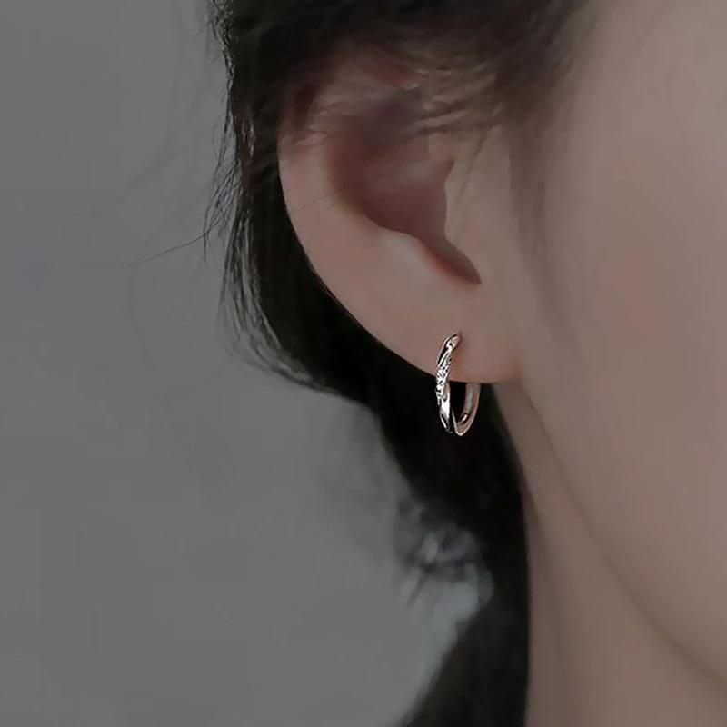Minimalist Mobius Micro Pave Earrings For Women Niche Luxury Light Huggie Hoops Elegant Simple Studs