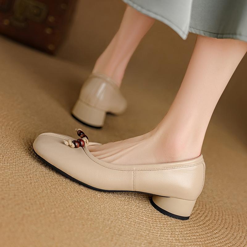 Módní dámské nové kožené ovčí kůže kulatá špička střední podpatek všestranné a pohodlné jelení kopyto líné korálky ležérní jednobotky