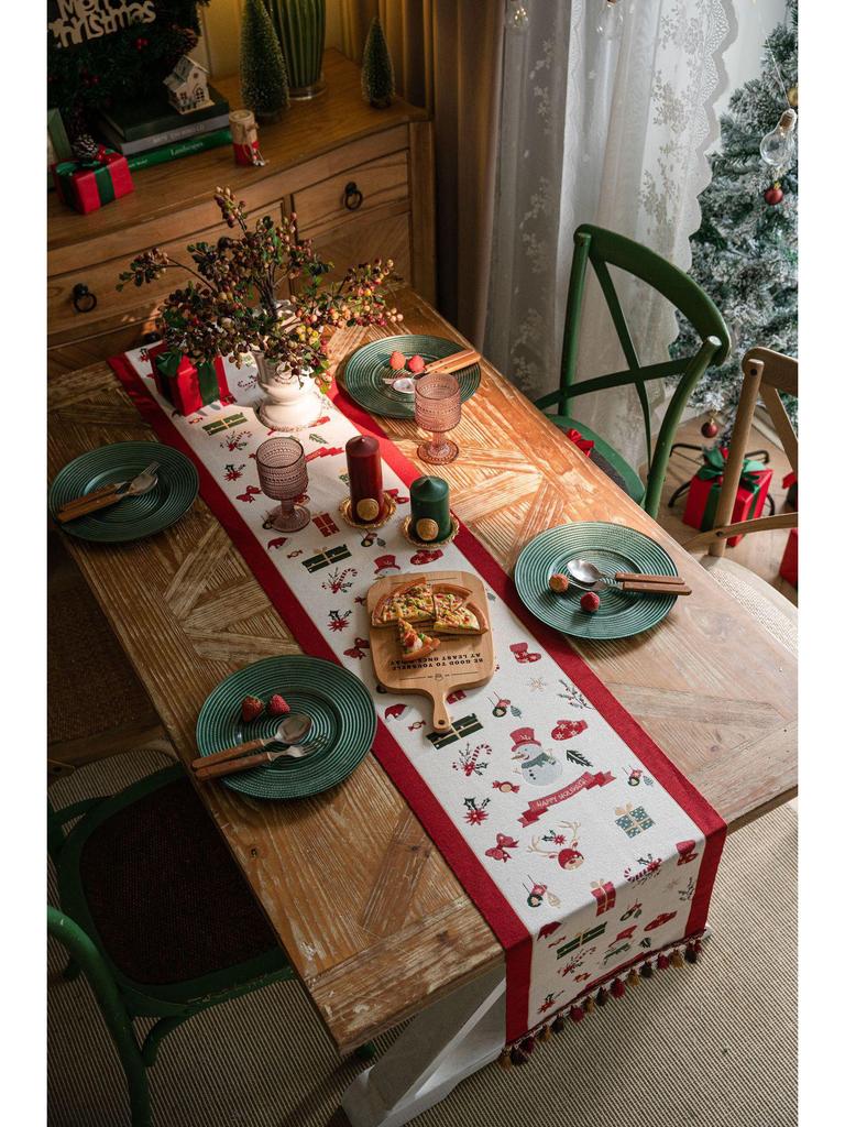 Jacquard Yarn-Dyed Christmas Snowman Reindeer Tassel Polyester Table/Bed Runner