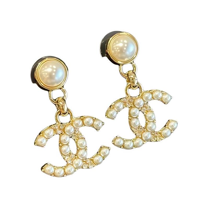 CHANEL [24A New Product] Double C Inlaid Metal Earrings Women's Gold