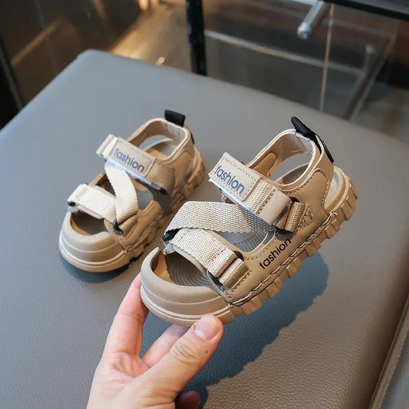 Kids Fashion Sandals 2024 Summer New Boys' Toes Capped Flat Shoes Girls Handsome Versatile Beach Shoes Anti Slip Wear-resistant
