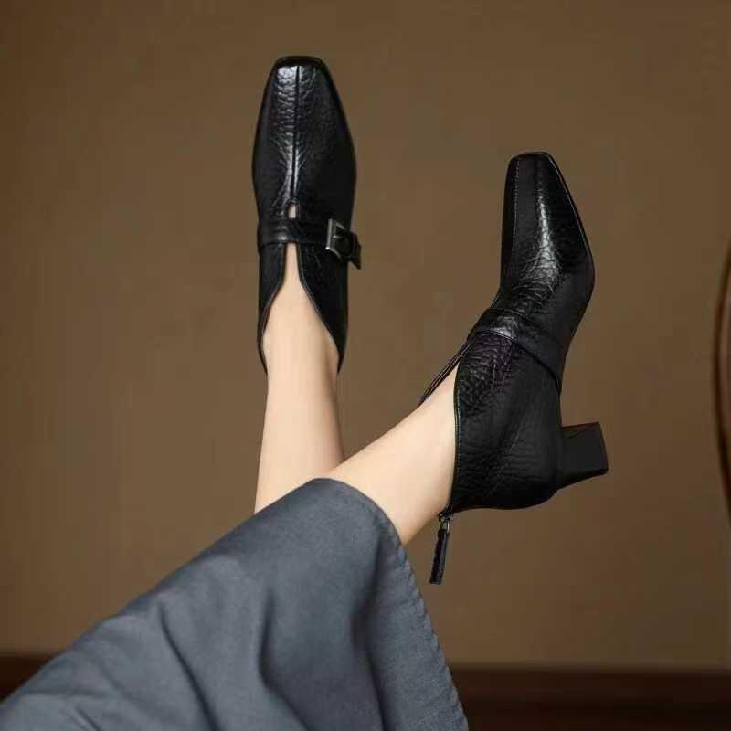 Small square head short boots women's thick heel 2025 autumn and winter new British style soft leather boots versatile retro high heel thin boots