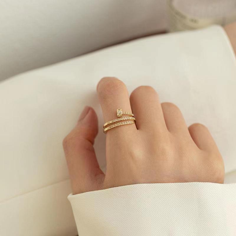 Exquisite Spiral Nail Ring: Trendy, Open-Ended, and Fashionable. Perfect for Index Finger.