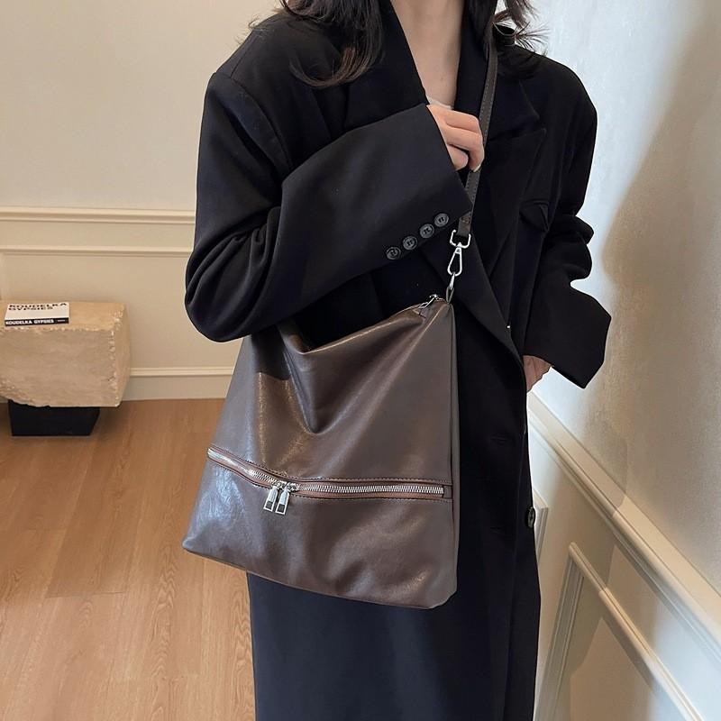 Lightweight Luxurious Winter Tote Bag For Women In Black And Coffee Perfect For Casual Outings
