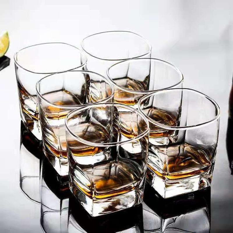 1/2/4 Stück Set 235ml/8.1oz Glasbecher mit dickem Boden Exquisites Glas Quadratischer Whiskey-Becher Verdickte Becher Großhandel Quadratischer Glasbecher