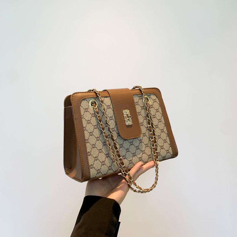 Large Capacity Personalized Chain Bag Fashionable One-shoulder Simple Bag Women's Summer New Crossbody Bag Small Square Bag
