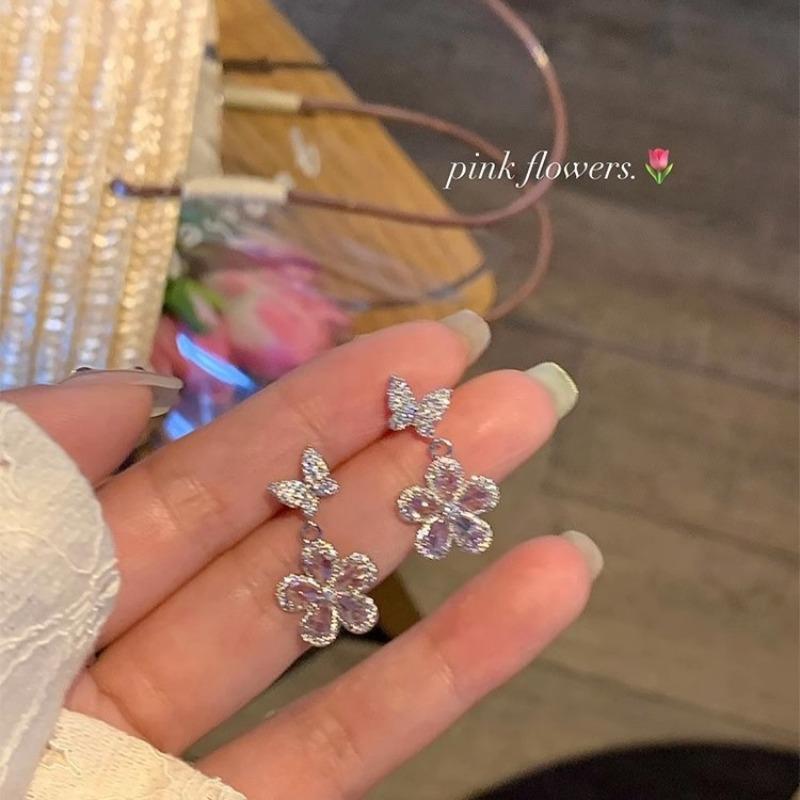 Ultra-shiny Zircon Butterfly Flower Stud Earrings for Women, A Niche Style Pair of Earrings, Light and Fresh, Sweet and Charming Jewelry.