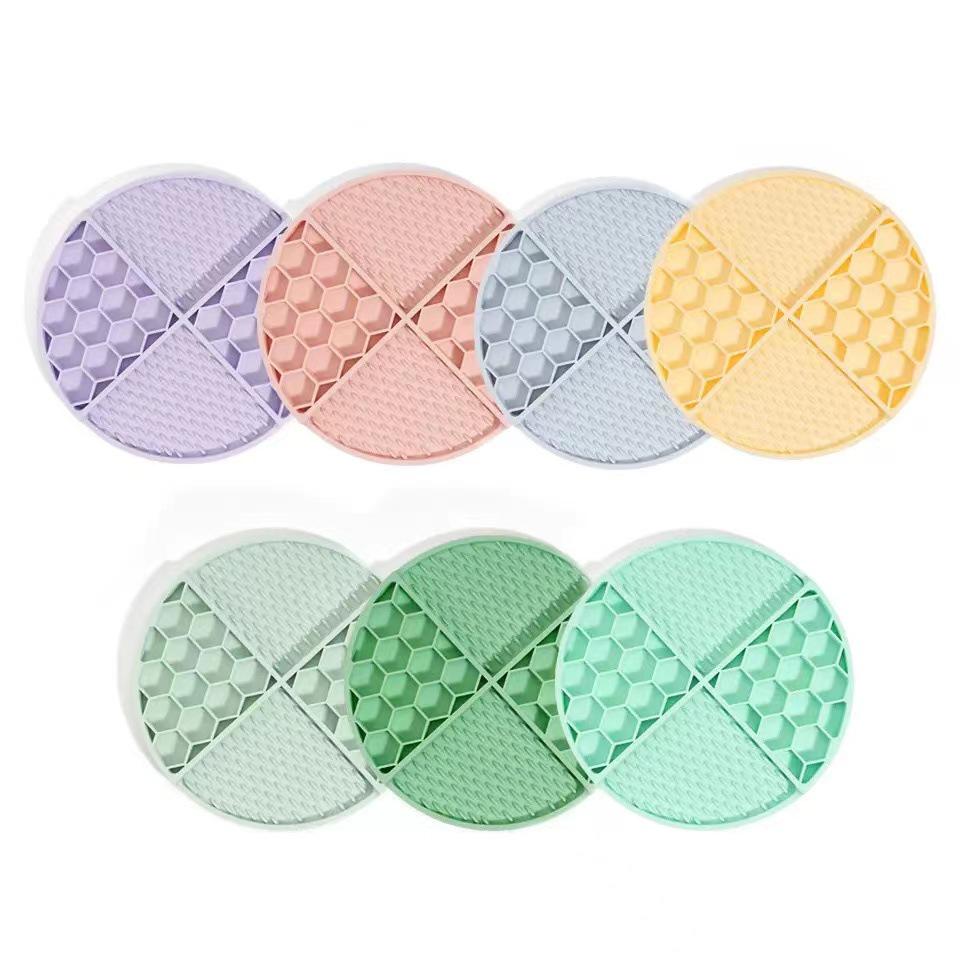 Silicone Slow-Feeder Lick Mat for Cats & Dogs