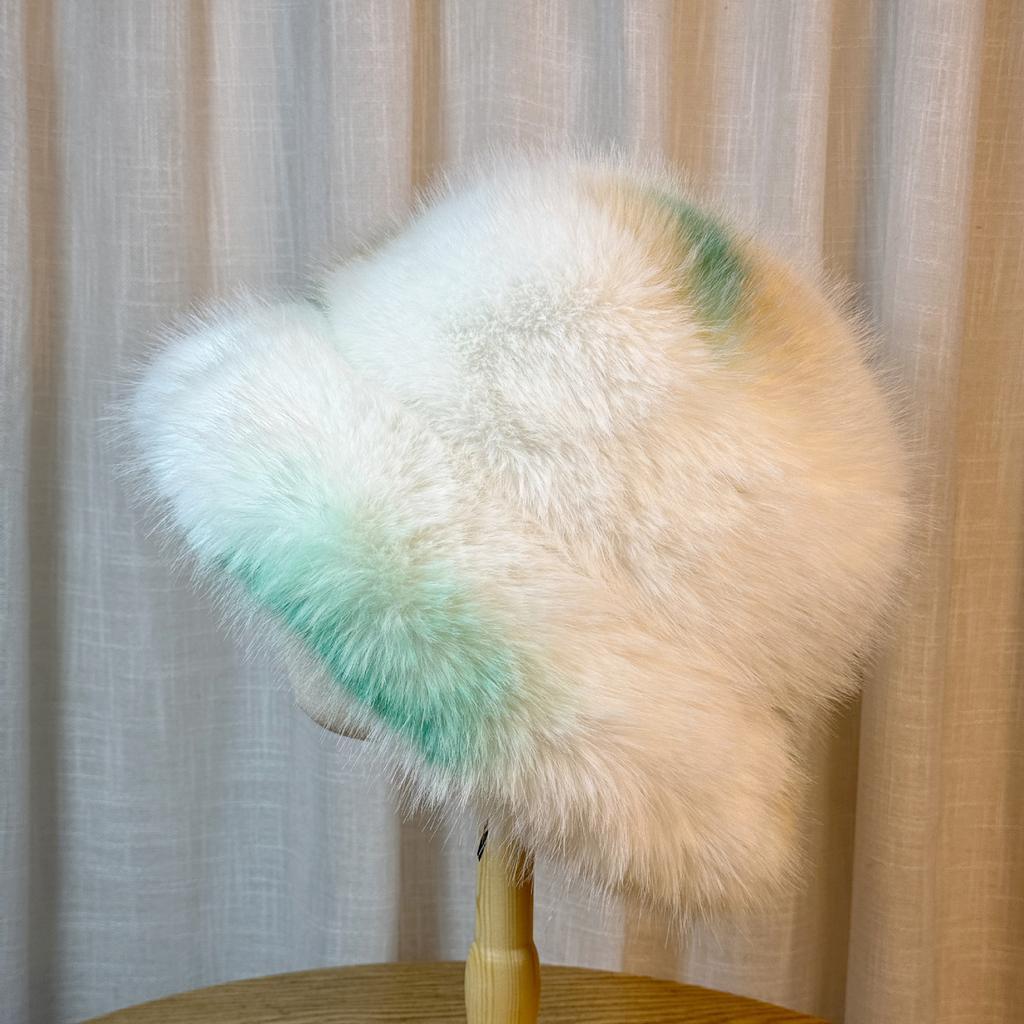 Snow-white Plush Tie dye Basin Hat for Women in Autumn and Winter Warm and Versatile Photo Artifact Fisherman Hat Showing Off Face and Trendy