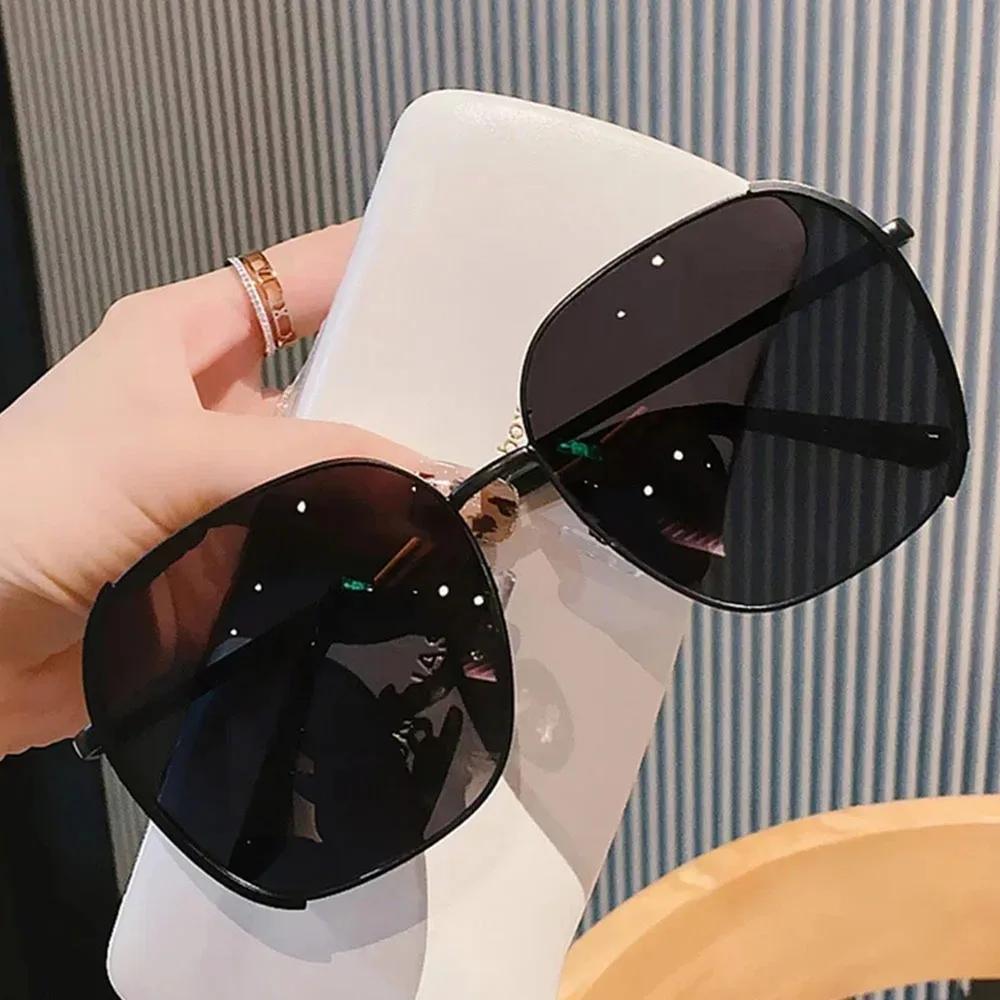 Fashion Design Oversized Square Sunglasses Gradient Lens Round Face Fit Gradient Sun Glasses UV400 Eyewear for Women & Men