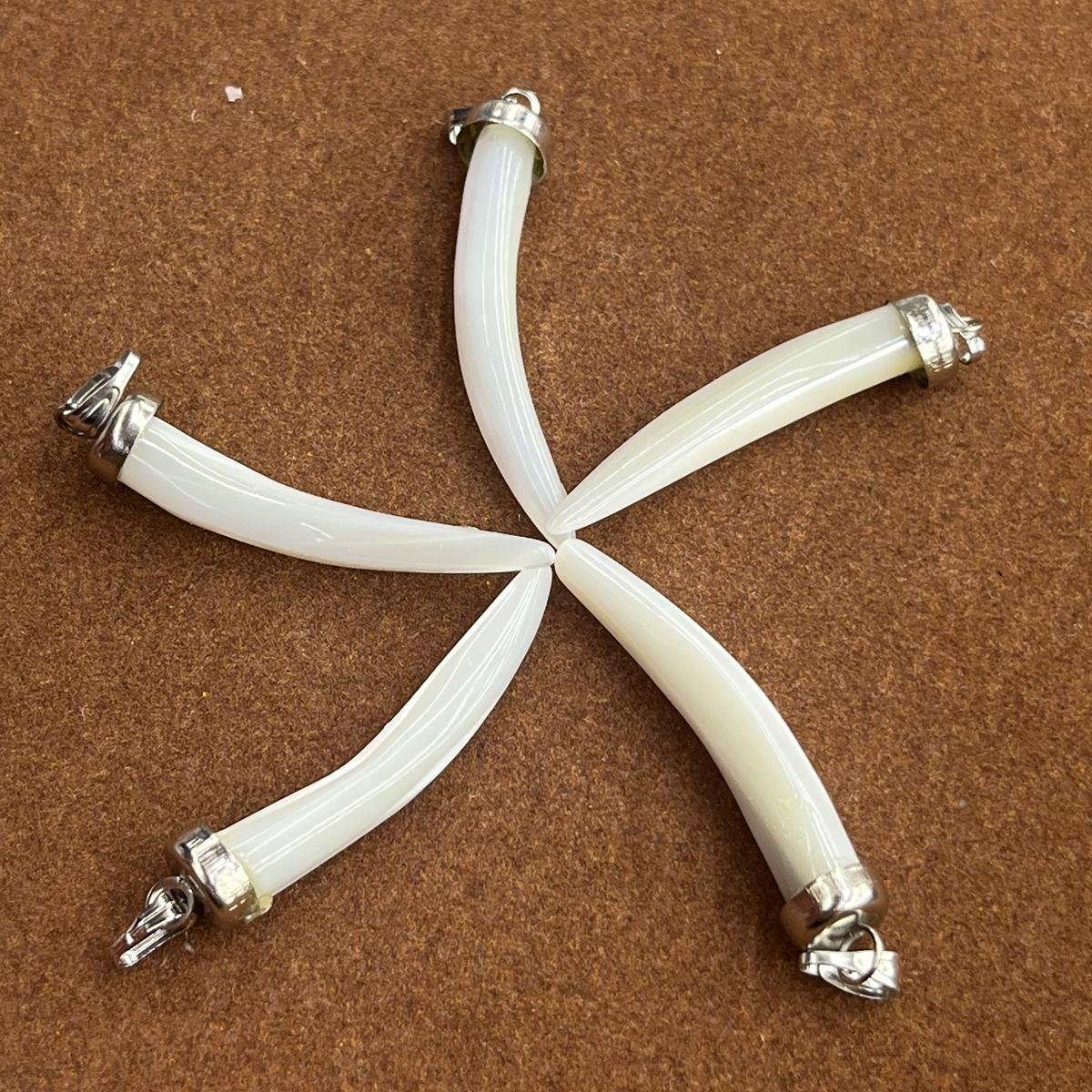 

5 шт., Подвеска ручной работы из белого ракушечного клыка - Натуральные DIY шармы для Нового года, Выпускного, Рождества, Подарок на удачу 0,7×3,6 см 5Pcs/0.7×3.6cm белый