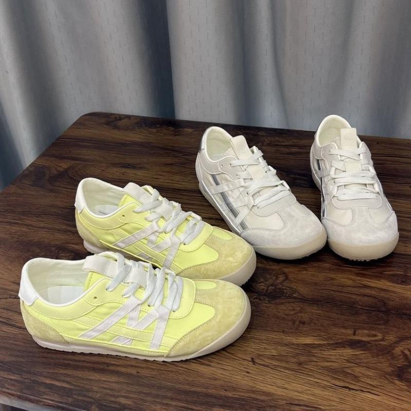 Breathable women's lightweight soft-soled sports casual shoes flat-soled women's shoes spring and summer new models