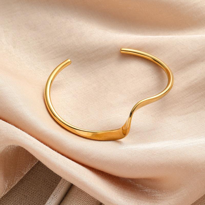 European-American Designer Bow & Heart Teardrop Bracelet Ring for Women's Summer Vacation