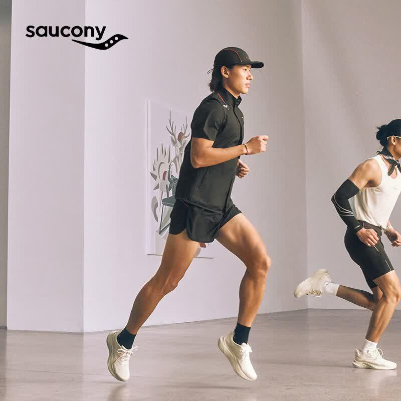 

Saucony Men s Running Artist Lightweight Quick-Dry Shorts L